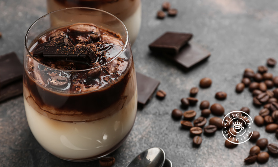 Panna cotta e topping al caffè